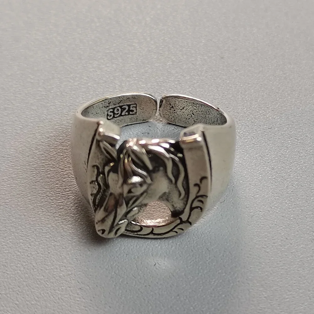 Second-hand women's classic vintage silver ring - Picture 1 of 5